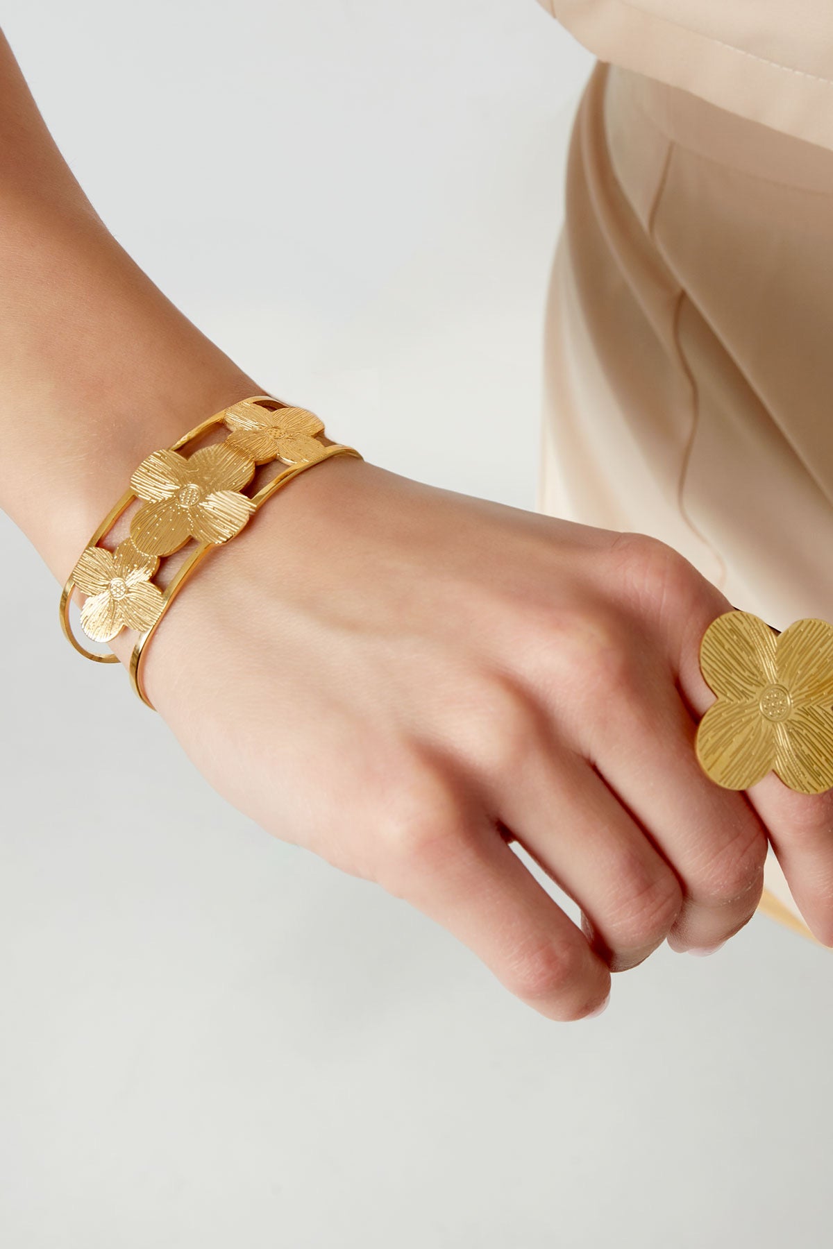 Fiore bangle