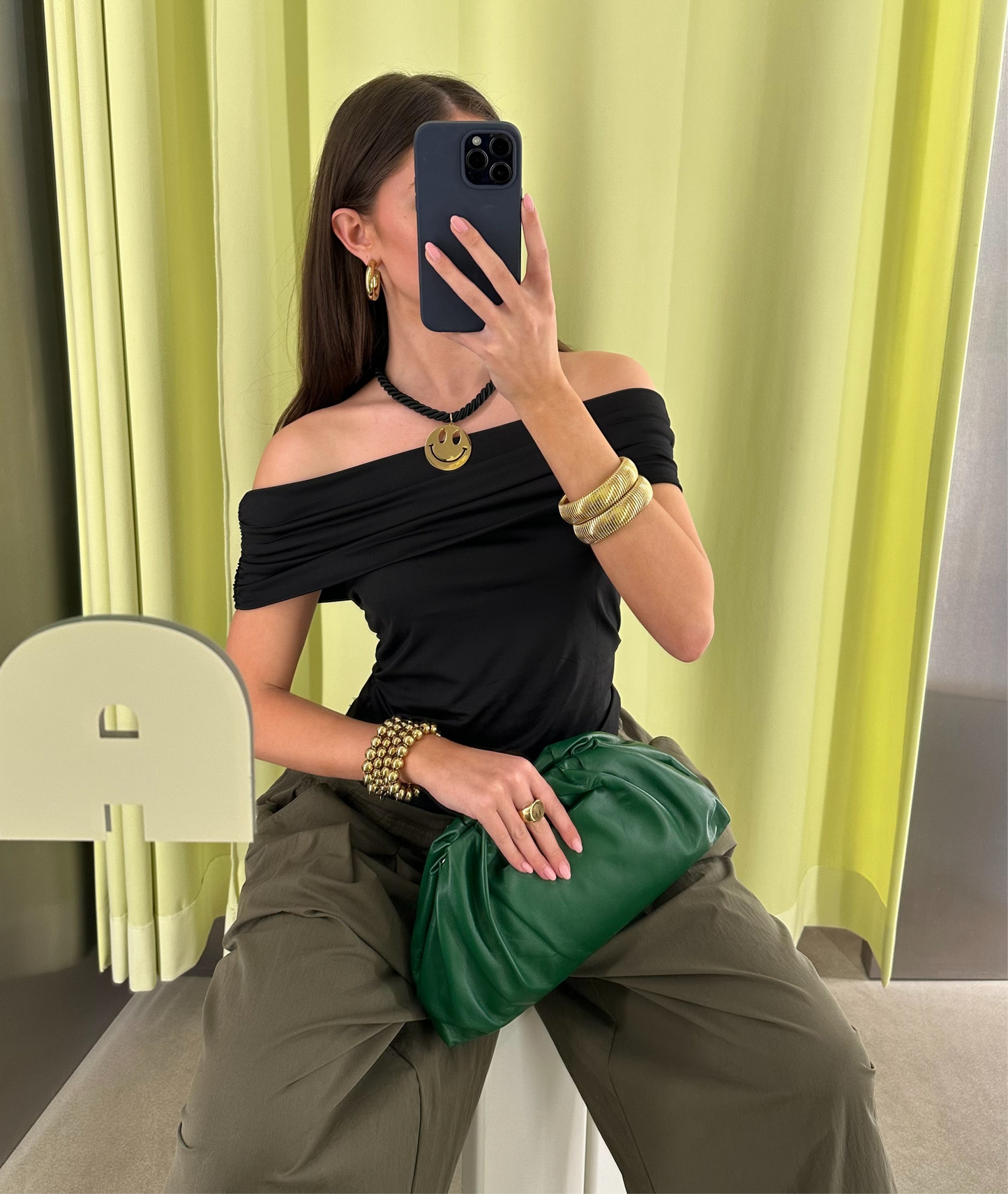 Bobbi clutch