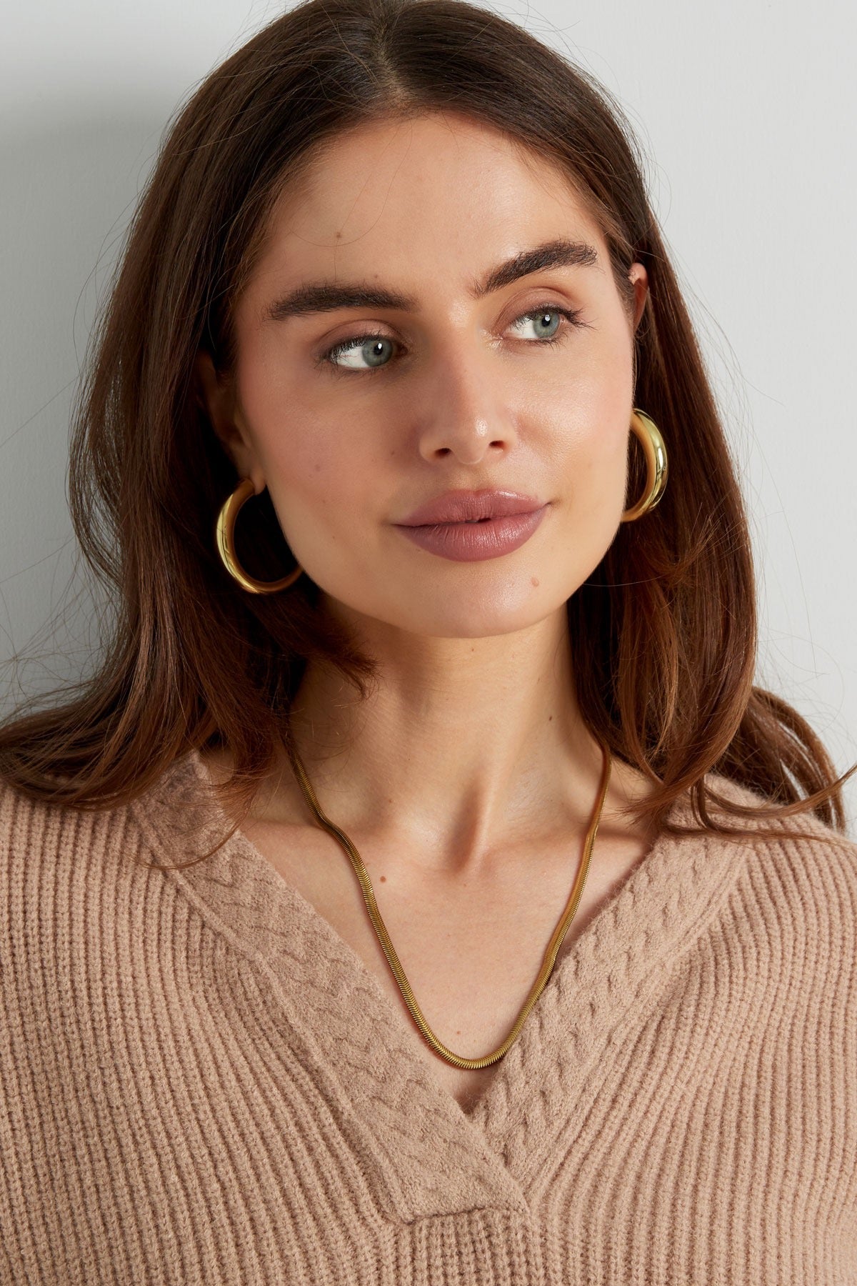 Leona hoops