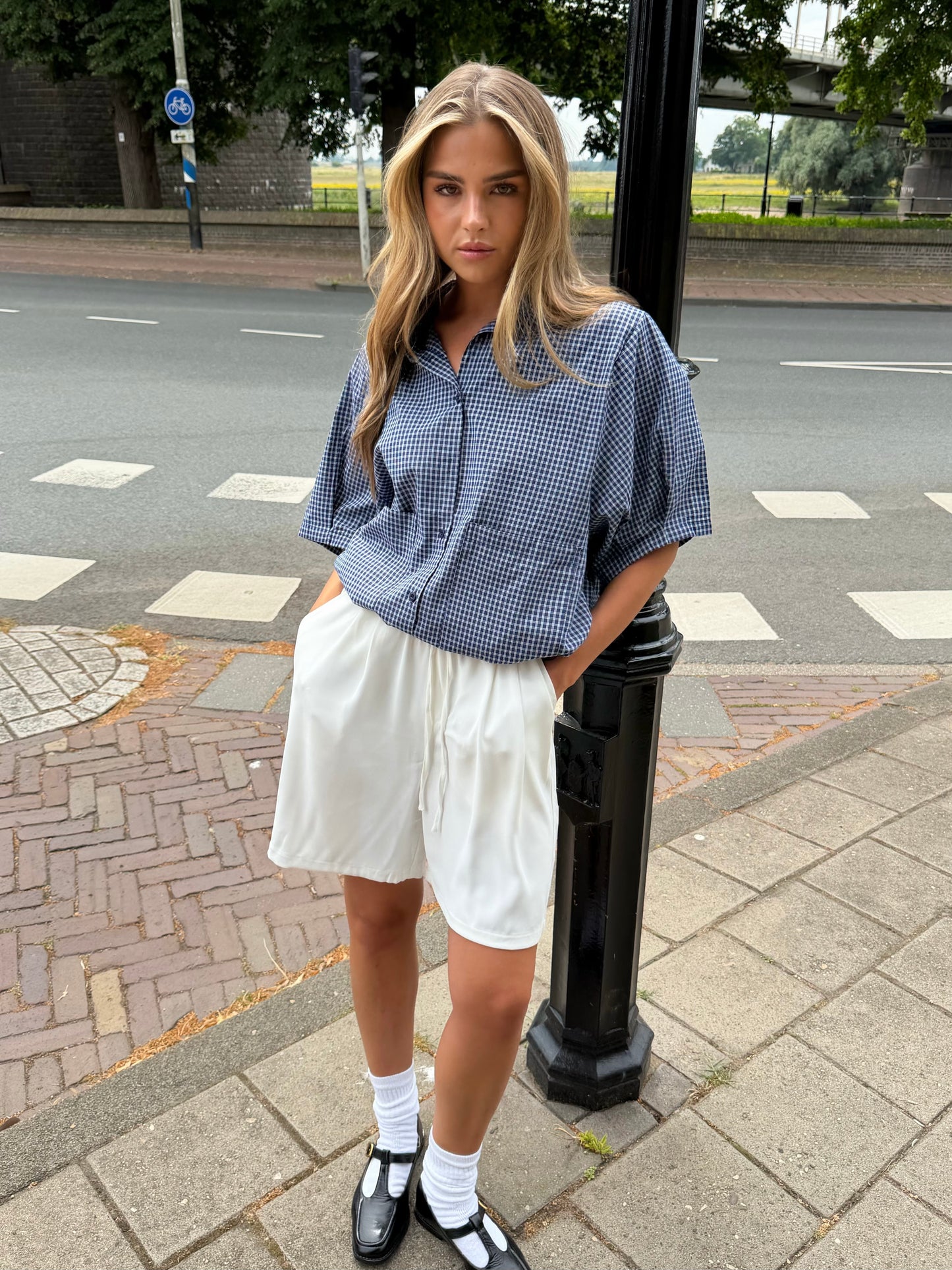 Oliv short