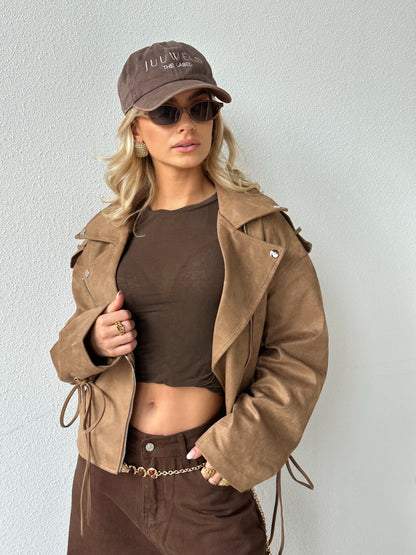 Violette oorbel