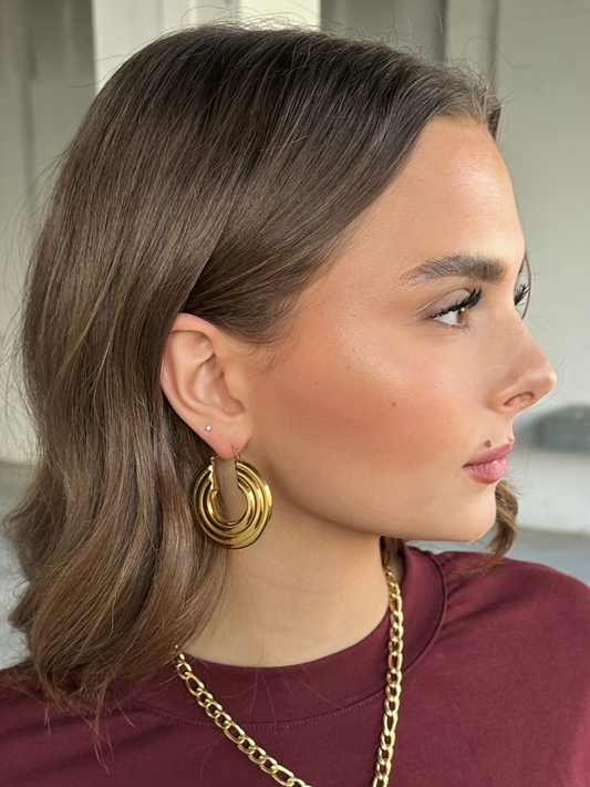 Claire hoops