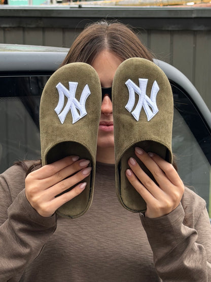 New york yankees clogs