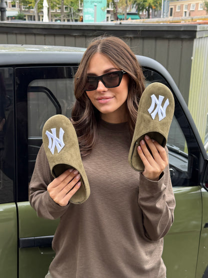 New york yankees clogs